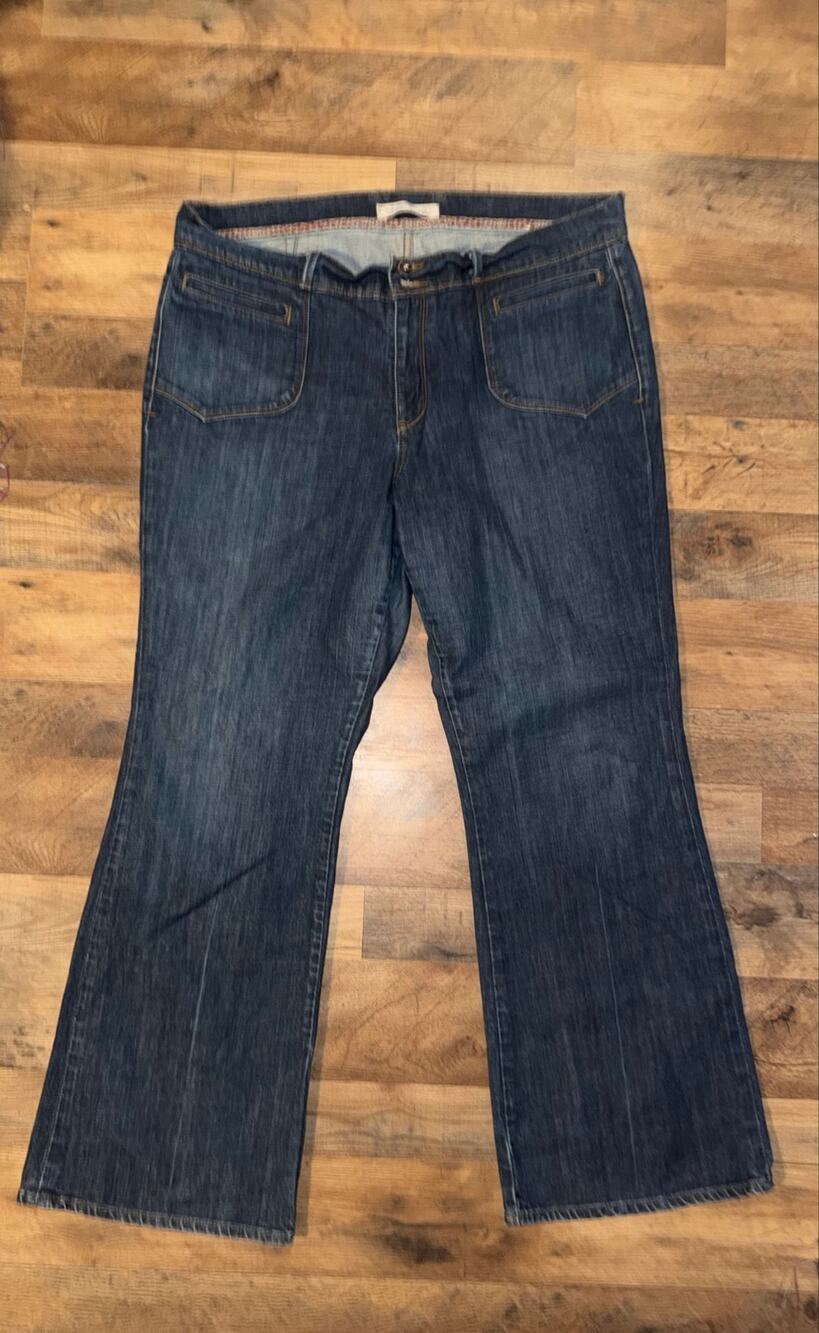 Old Navy women’s classic rise bootcut blue jeans